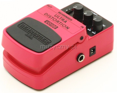 Behringer UD100 Ultra Distortion kytarov efekt