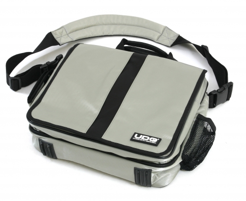 UDG Courier Bag Deluxe 45LP′s + laptop Silver