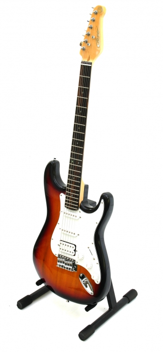 Career Strat HSS Sunburst elektrick kytara