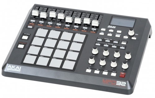 AKAI MPD-32 drum pad