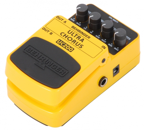 Behringer UC200 Ultra Chorus kytarov efekt