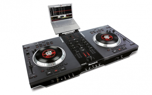 Numark NS7 digitln ovlada
