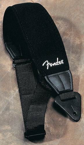 Fender Neoprene Bass Strap Black kytarov popruh