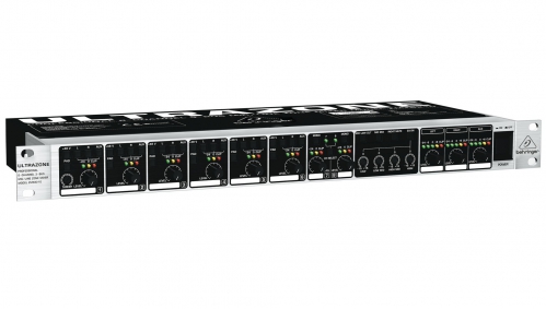 Behringer ZMX 8210 mix�r