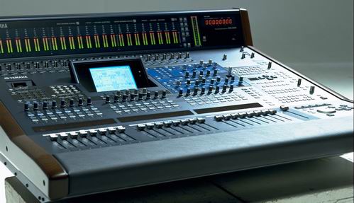 Yamaha DM2000VCM digitln mixr