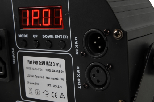 MLight Flat7 LED PAR 3-in-1 RGB; 7x9W - reflektor LED p�aski, obudowa metalowa, czarna